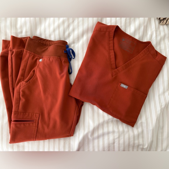 Figs Other - Figs Auburn Women’s Scrub Set